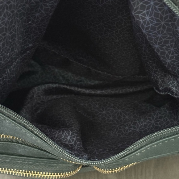 Time and Tru Women's Multi-Compartment Faye Hobo Handbag, Green - Picture 10 of 13